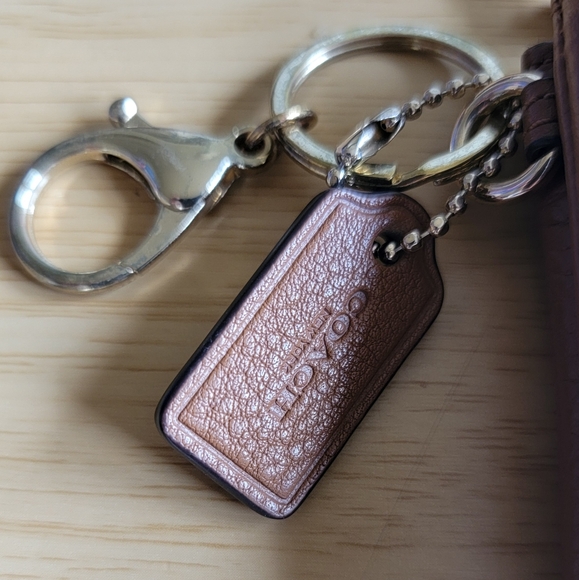 Coach Brown Pebbled Leather Wristlet 2 Zip Compartments.Vintage - Picture 2 of 11